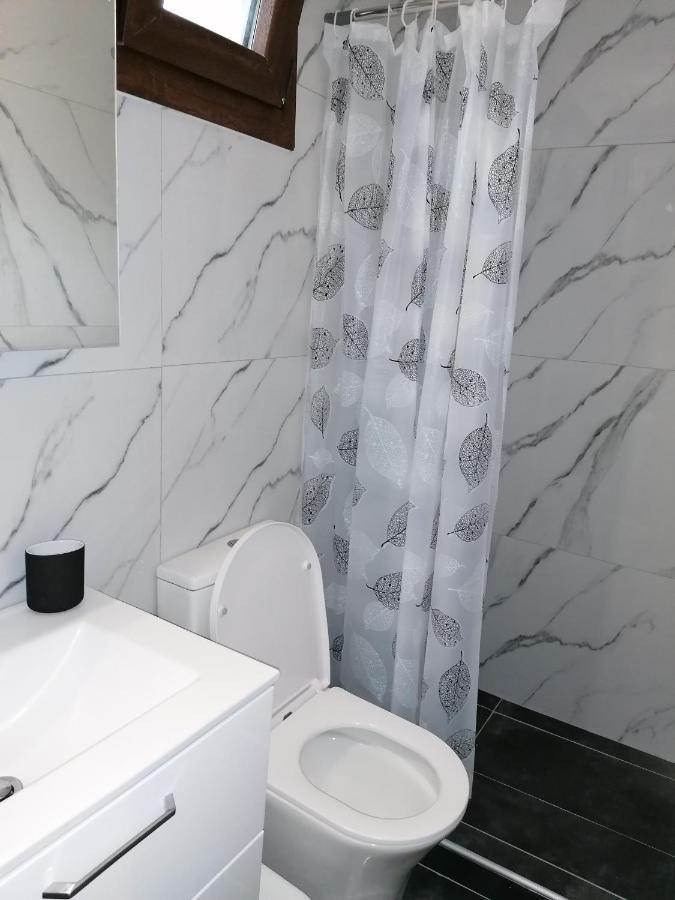 Villa Tiny House By The Sea Nea Skioni Esterno foto