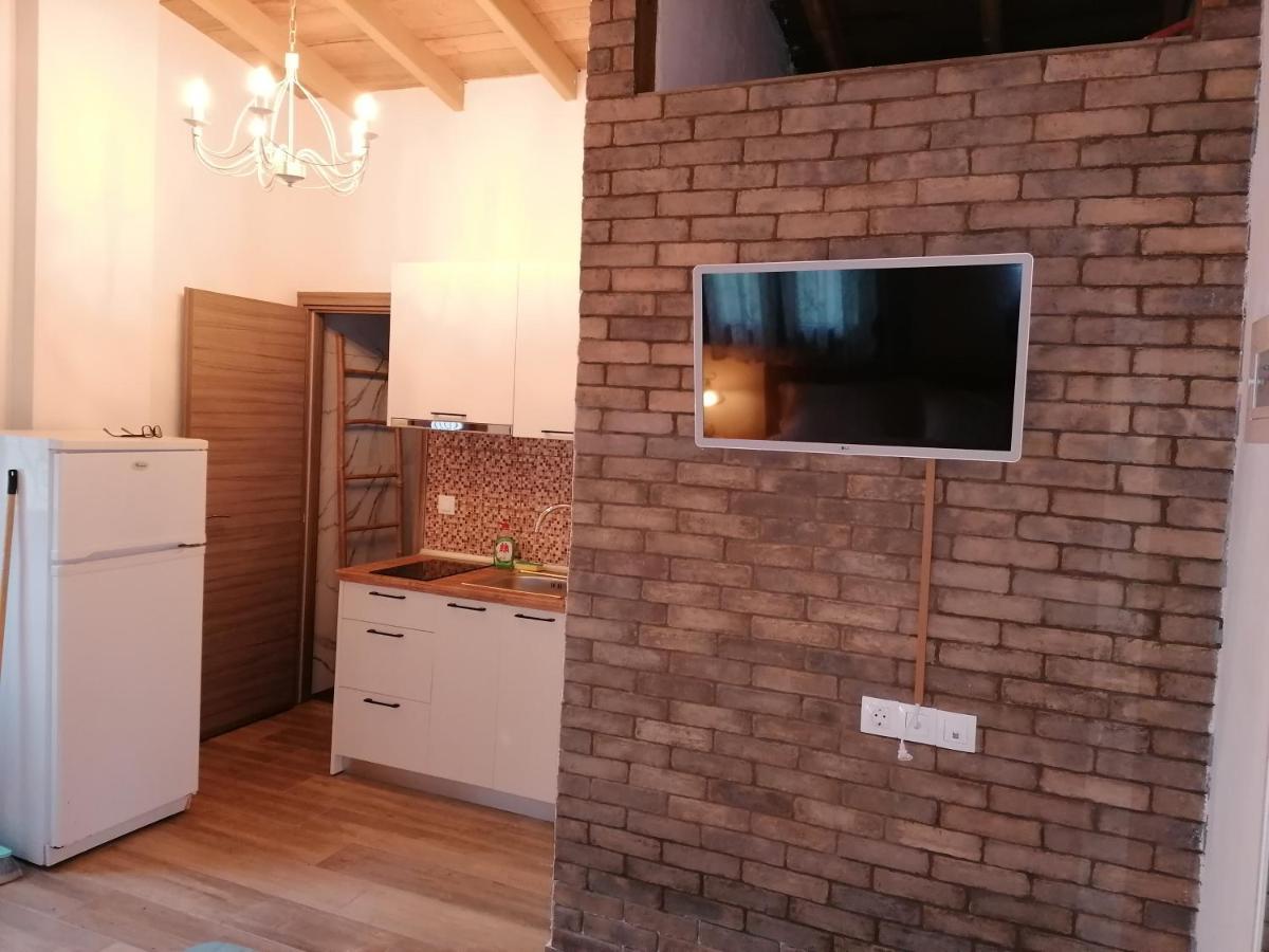 Villa Tiny House By The Sea Nea Skioni Esterno foto