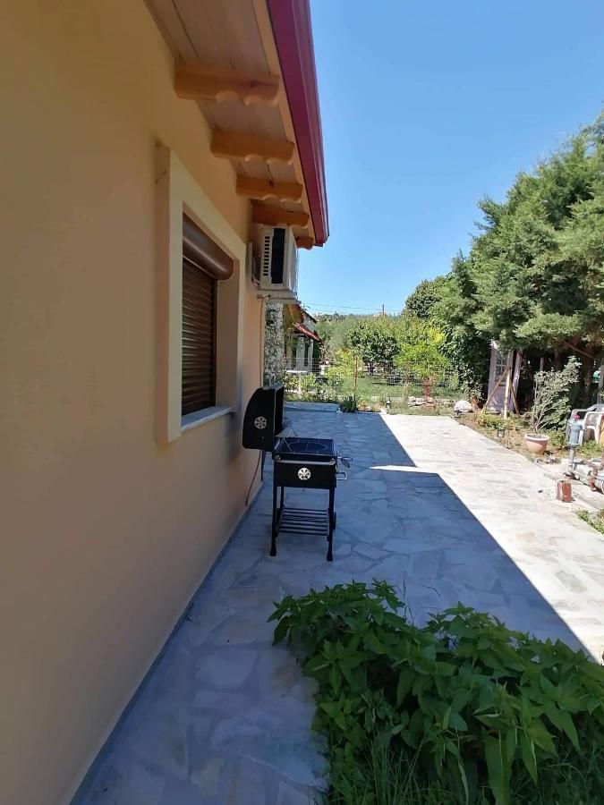 Villa Tiny House By The Sea Nea Skioni Esterno foto