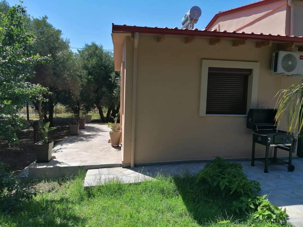 Villa Tiny House By The Sea Nea Skioni Esterno foto