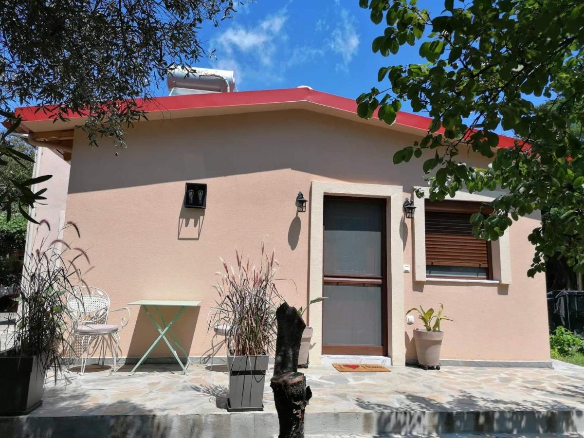 Villa Tiny House By The Sea Nea Skioni Esterno foto