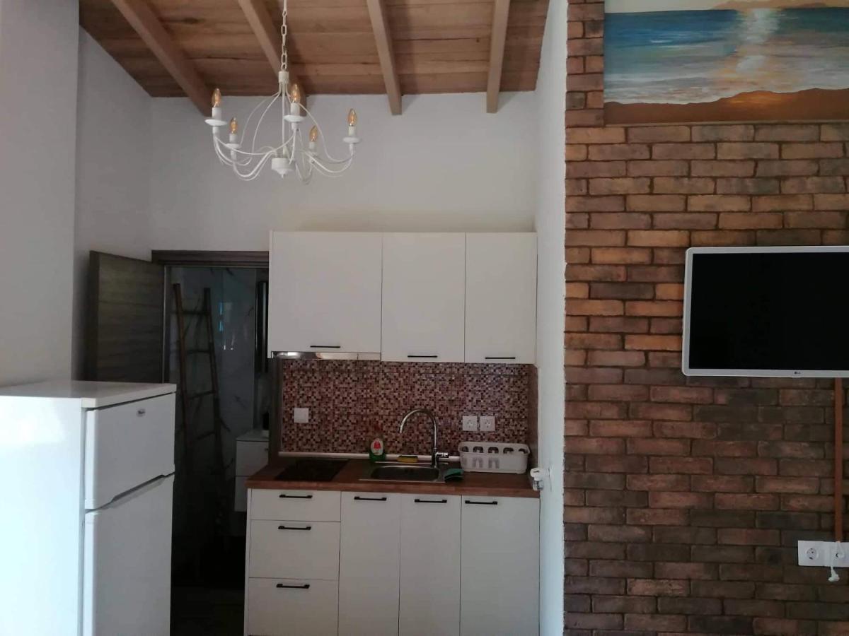 Villa Tiny House By The Sea Nea Skioni Esterno foto