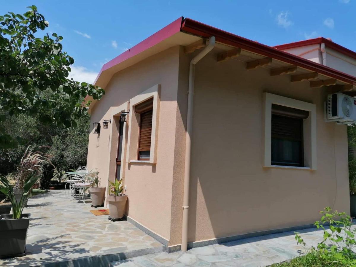 Villa Tiny House By The Sea Nea Skioni Esterno foto
