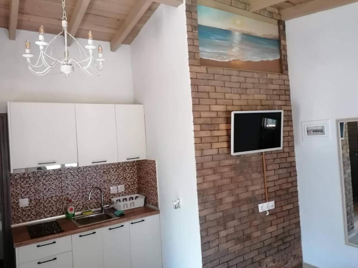 Villa Tiny House By The Sea Nea Skioni Esterno foto