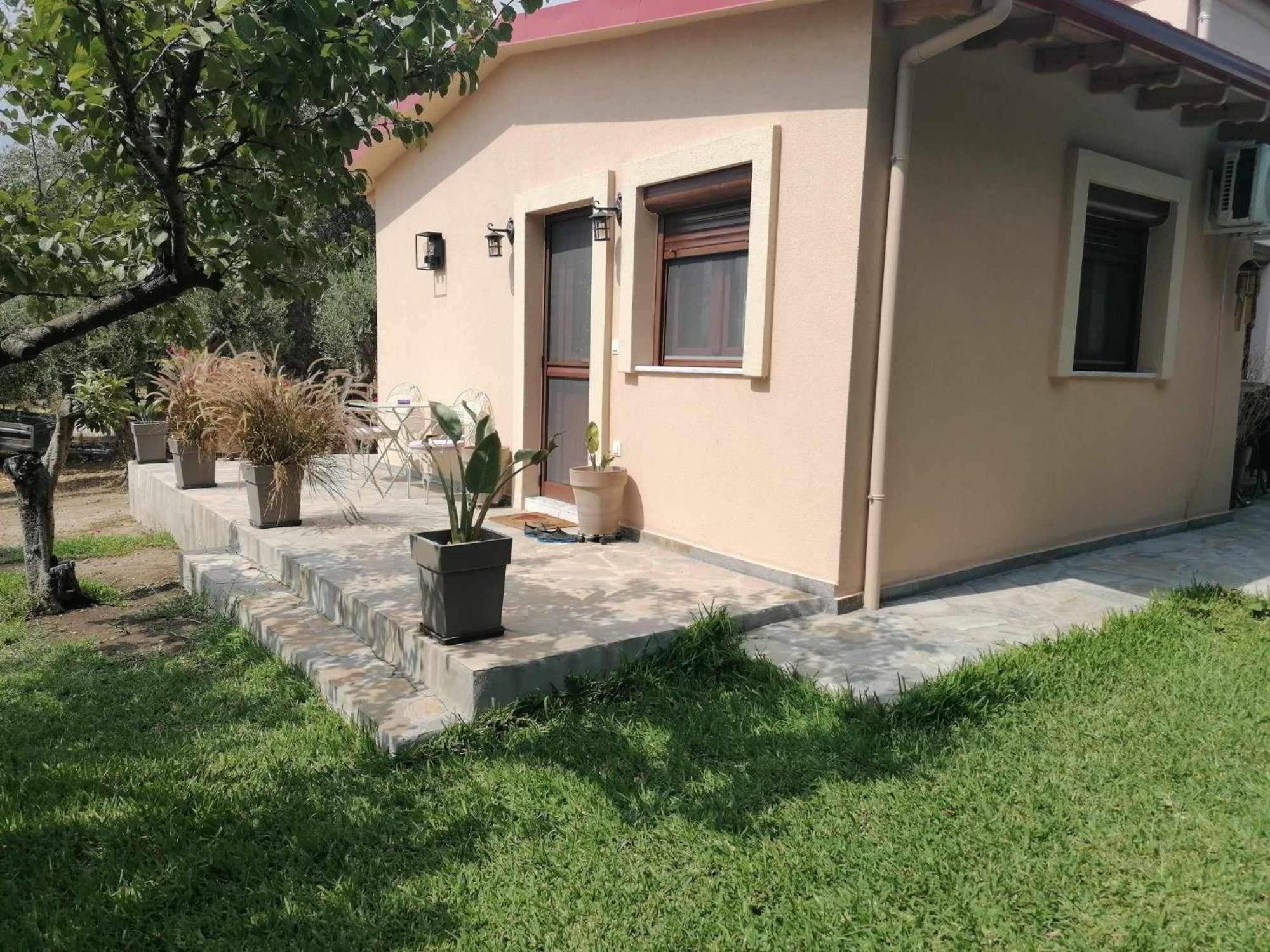 Villa Tiny House By The Sea Nea Skioni Esterno foto